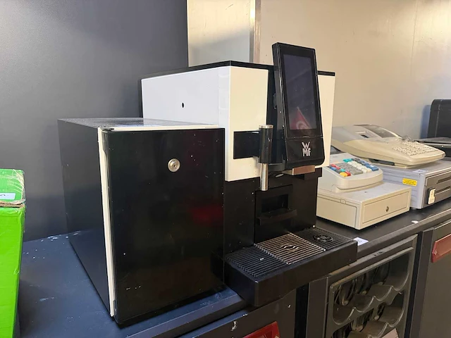 Wmf - professionele volautomatische koffiemachine - afbeelding 4 van  7