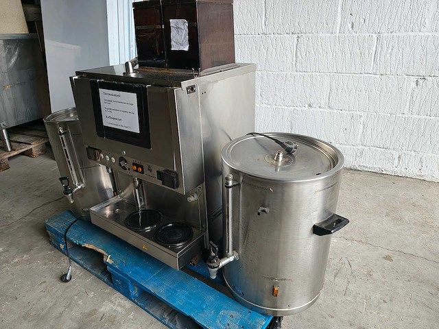 Wmf - programat gv - koffiemachine + 2 bijzettafels - afbeelding 4 van  10