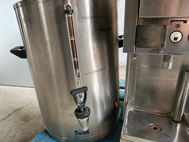 Wmf - programat gv - koffiemachine + 2 bijzettafels - afbeelding 7 van  10