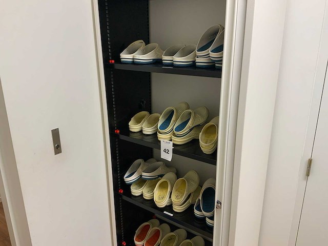 Wock partij medische klompen - afbeelding 1 van  10