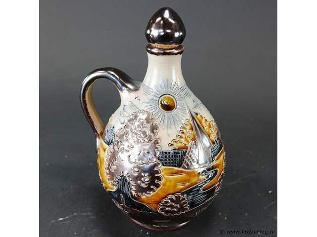 Wolf keramik mogendorf keramische vintage karaf met een sgraffito-landschapsontwerp, mogelijk uit de jaren 1970 - afbeelding 3 van  5