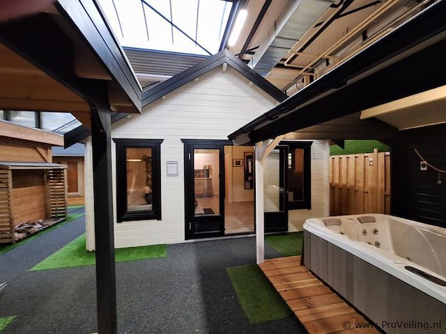 Woodpro vuren tuinhuis met overkapping - 600x950cm - afbeelding 1 van  32