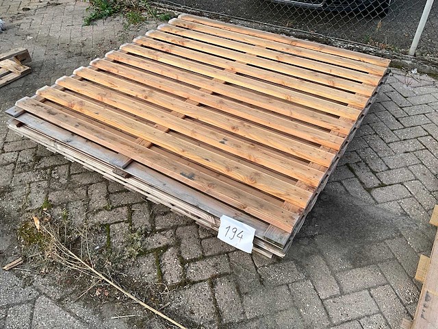 Woodvision douglas tuinscherm 180x180 cm (3x) - afbeelding 1 van  3