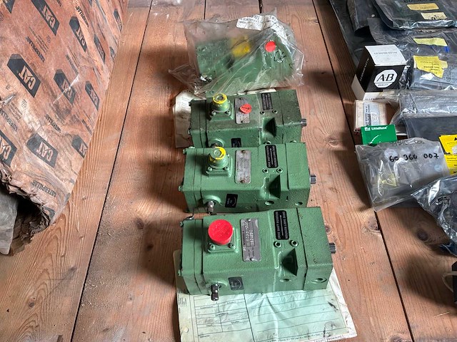 Woodward 8250 actuator (4x) - afbeelding 1 van  3