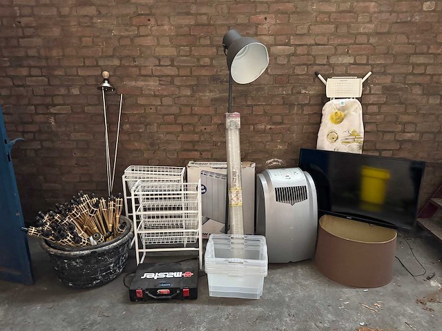 Woonaccessoires, apparatuur en toebehoren - afbeelding 1 van  8