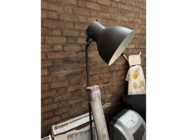 Woonaccessoires, apparatuur en toebehoren - afbeelding 7 van  8