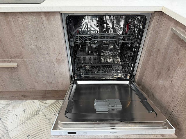 Wooning - keuken met whirlpool apparatuur - afbeelding 9 van  32