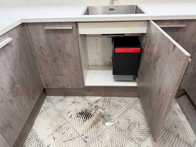 Wooning - keuken met whirlpool apparatuur - afbeelding 13 van  32