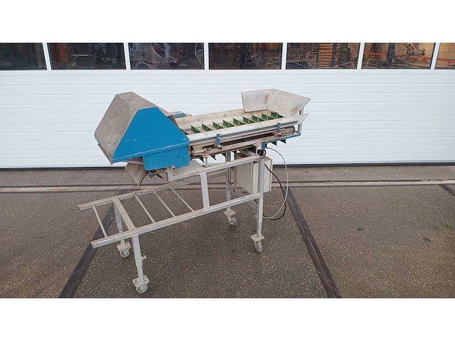 Wortel- snijmachine - afbeelding 1 van  4