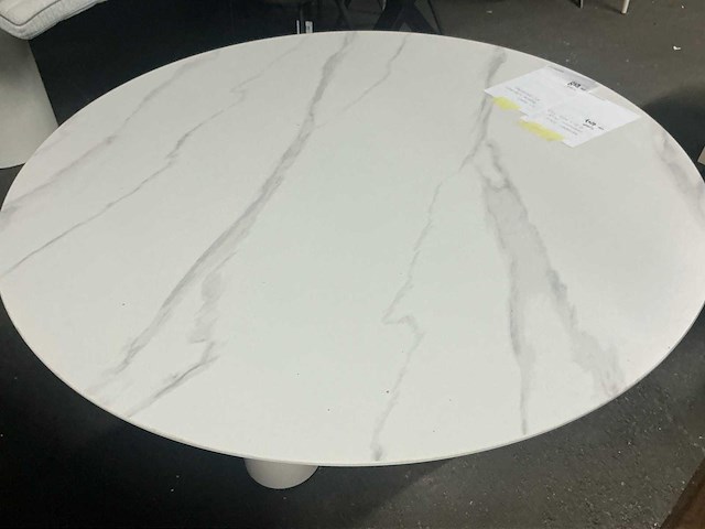 Wout keramisch taupe creamy eetkamertafel rond 130cm - afbeelding 3 van  4
