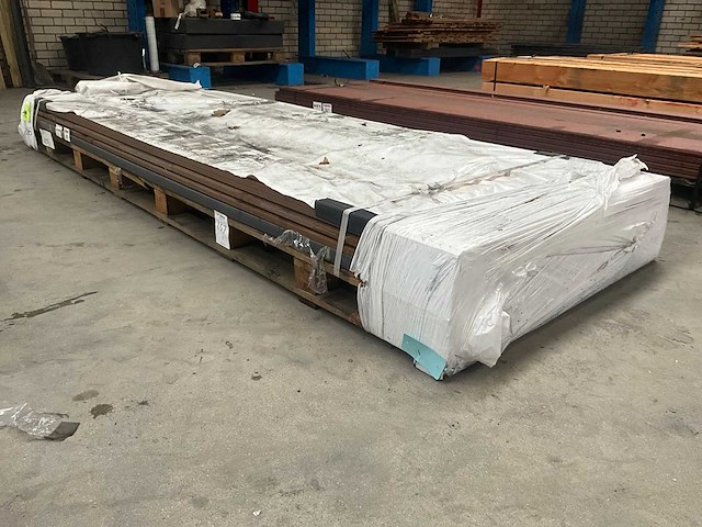 Wpc kunststof gardenwall 2,5x12,1x300 cm (44x) - afbeelding 1 van  5