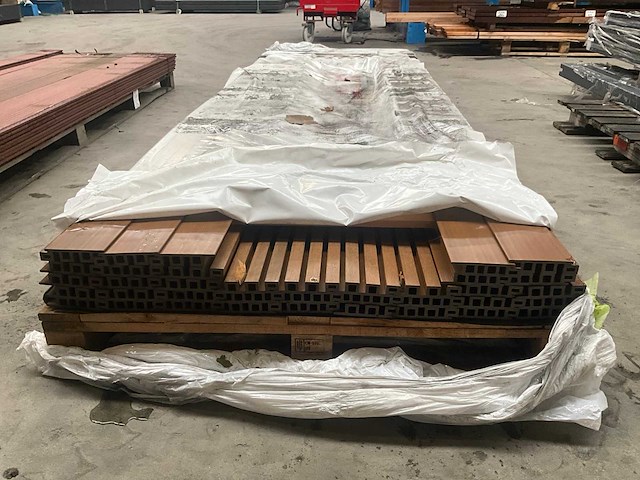 Wpc kunststof gardenwall 2,5x12,1x300 cm (44x) - afbeelding 3 van  5