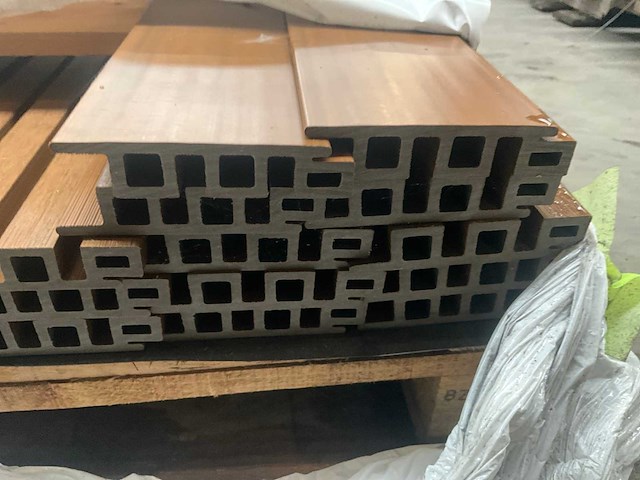 Wpc kunststof gardenwall 2,5x12,1x300 cm (44x) - afbeelding 4 van  5