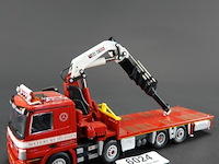Wsi mercedes-benz vrachtwagen met palfinger kraan in de kleuren van maters bv huissen
