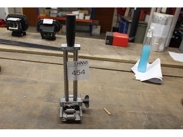 Wuko bender. - afbeelding 1 van  2