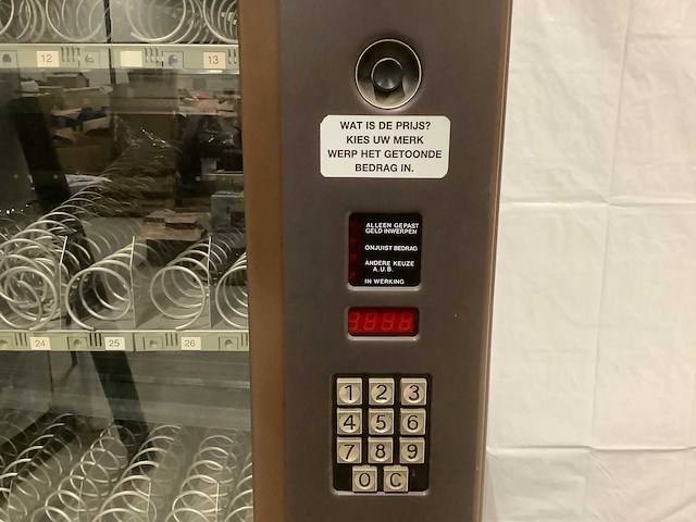 Wurlitzer snacks 424 verkoopautomaat - afbeelding 3 van  9