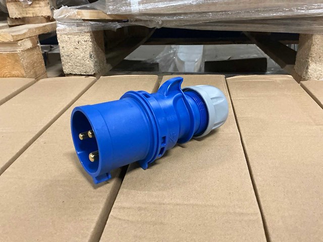 Würth cee stekker 250v 32a 3-polig (30x) - afbeelding 1 van  4