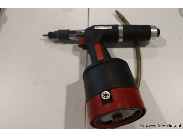 Würth master peg 10s perslucht blindklinkmoerenmachine - afbeelding 1 van  5