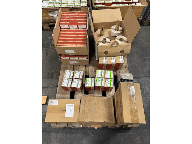 Würth partij diverse bevestigingsmaterialen - afbeelding 1 van  9