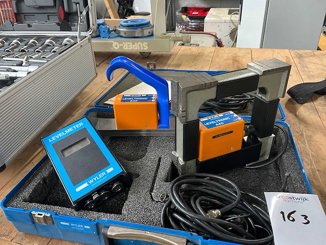 Wyler leveltronic digitale waterpas - afbeelding 1 van  5
