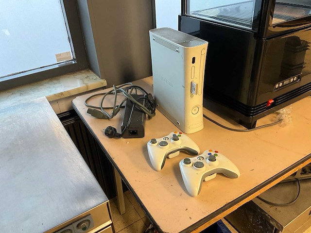 X box 360 gameconsole - afbeelding 1 van  5