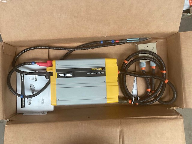 Xantrex 1800 sin wave inverter - afbeelding 2 van  6