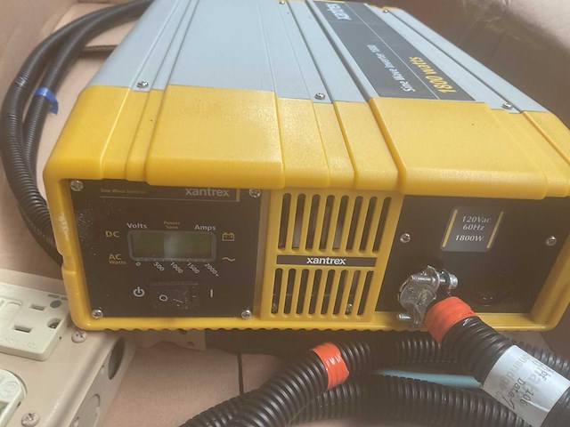 Xantrex 1800 sin wave inverter - afbeelding 3 van  6