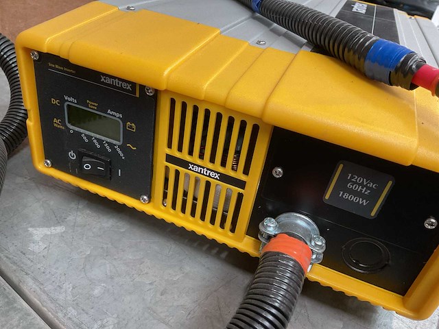 Xantrex 1800 sine wave inverter - afbeelding 2 van  6