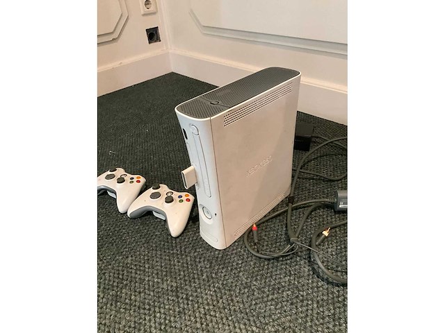 Xbox 360 spelcomputer - afbeelding 1 van  3