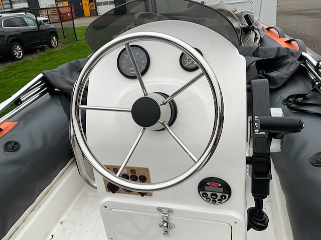 Xc-pro 430 rib boot met 40 pk honda motor en trailer - 2023 - afbeelding 10 van  30