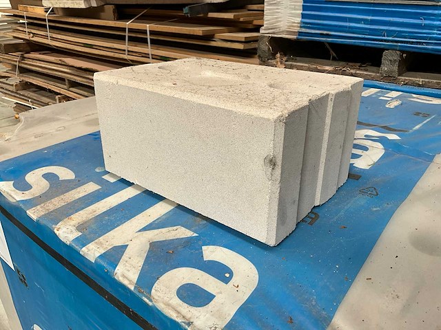 Xella silka partij kalkzandsteen blokken - afbeelding 1 van  3