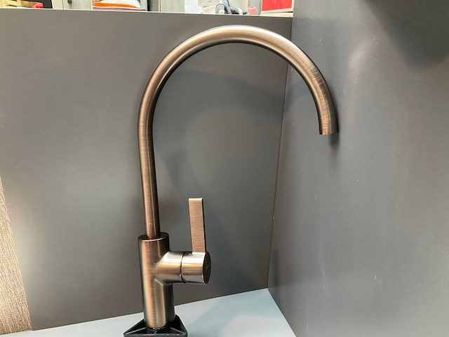 Xeno keukenmengkraan dark brushed bronze - afbeelding 2 van  4