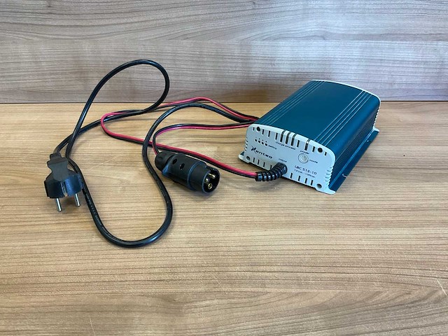 Xenteq lbc 512-10 acculader - afbeelding 1 van  5
