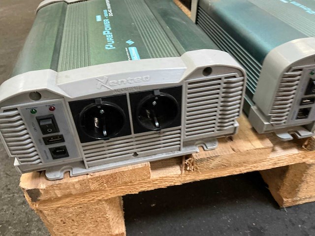 Xenteq purepowerplus inverter 24/230 volt (122x) - afbeelding 1 van  8