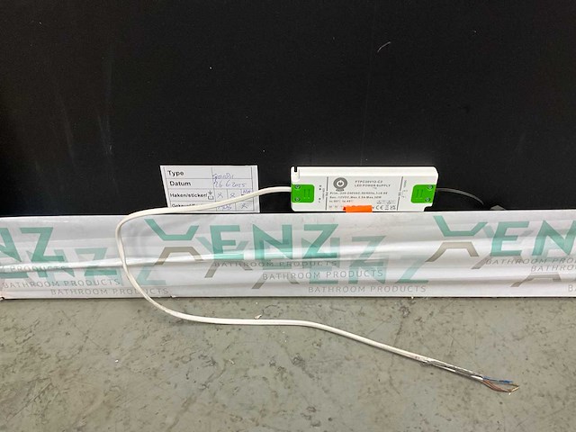 Xenz - sps1811 - toog gevormde spiegel met rondom indirecte verlichting - afbeelding 8 van  10
