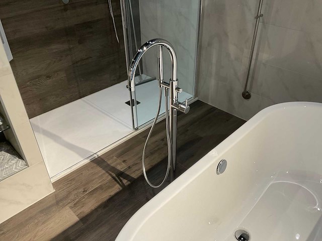 Xenz - vrijstaande badkraan - afbeelding 2 van  4