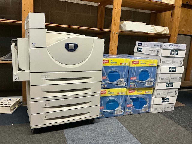 Xerox printer met diverse papier - afbeelding 1 van  15