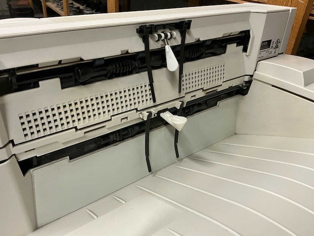Xerox printer met diverse papier - afbeelding 9 van  15