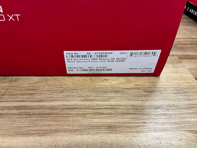 Xfx quicksilver amd radeon rx 9070 xt videokaart - afbeelding 7 van  7