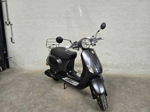 Xinix - snorscooter - touring - 4t 25km uitvoering f031rb - afbeelding 4 van  7