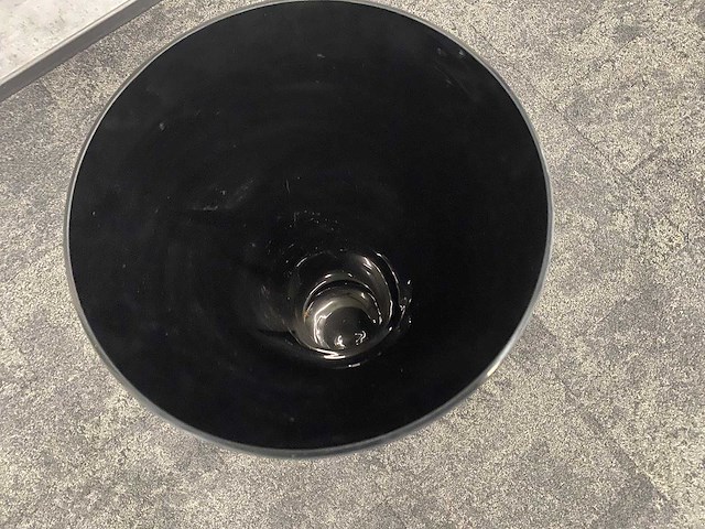 Xl zwart glazen vaas h100 - afbeelding 8 van  9