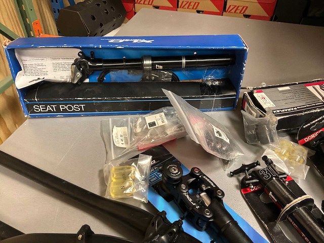 Xlc / btc / point racing verende zaldelpennen en stuurstangen - afbeelding 4 van  5