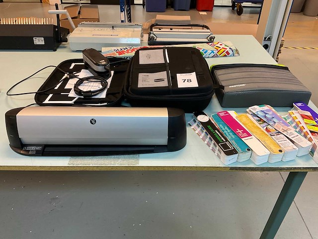 Xrite i1 pantone spectrophotometer en scanner - afbeelding 1 van  9