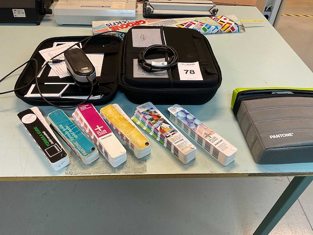 Xrite i1 pantone spectrophotometer en scanner - afbeelding 3 van  9