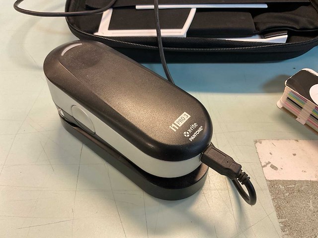 Xrite i1 pantone spectrophotometer en scanner - afbeelding 4 van  9