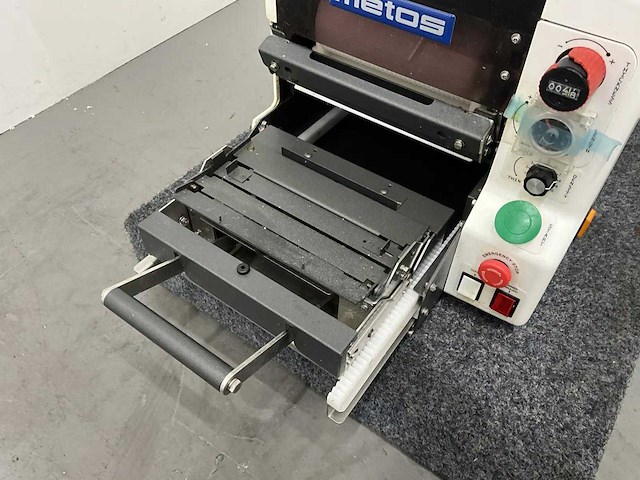 Xtop - tsm-900rsrb - automatische sushirolrobot - afbeelding 4 van  6