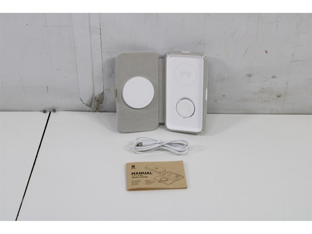 Xtorm 15w opvouwbare oplader 3-in-1 - afbeelding 2 van  2