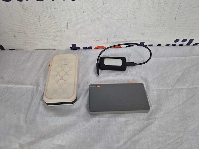 Xtorm powerbank (2x) | kensington xs2000 ssd 2tb - afbeelding 1 van  1