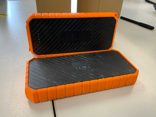 Xtorm xr102-20.000mah powerbank (2x) - afbeelding 1 van  6