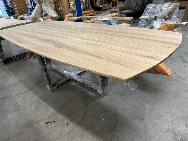Xxl deens ovaal massief eiken verjongd 280x120 stalen poot - afbeelding 2 van  3